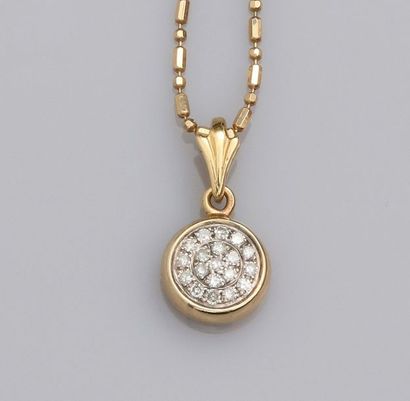 null Chain in 375°/00 yellow gold, fancy knit and round pendant in 375°/00 two-tone...