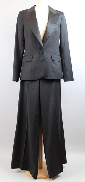 null STELLA Mc CARTNEY pour H&M

Tailleur pantalon noir, T.38