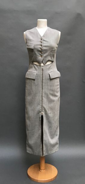 null Jean Paul Gaultier Femme

Robe en lainage gris à rayures, T.38 env.