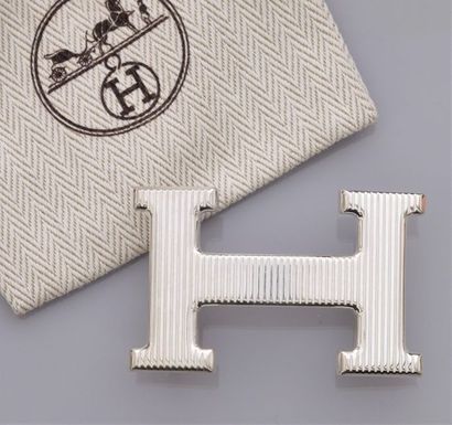 HERMES HERMES, boucle de ceinture Calandre argentée. Signée et numérotée. Pour ceinture...