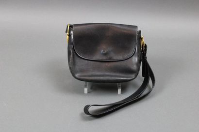 null GUCCI

Shoulder bag in black leather (interior to be revised, as is)