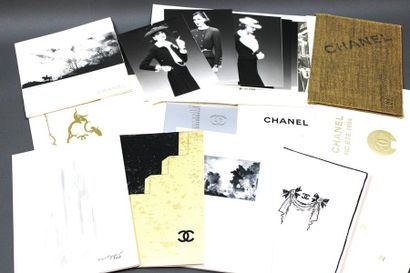 null CHANEL Haute Couture

Lot of 14 press kits from 1983 to 2011