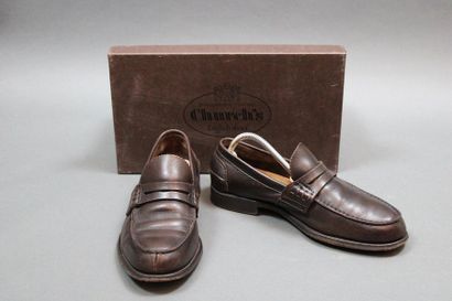 null CHURCH

Pair of brown leather moccasins, shoetrees and box, T.41 approx.