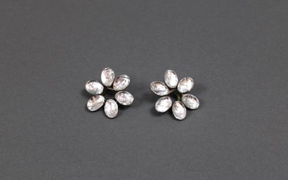 null Jacques GAUTIER

Pair of flower ear clips, 60's