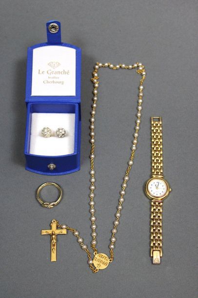 null Lot de 4 pièces : une montre bracelet en métal doré RODANIA, un chapelet, perles...