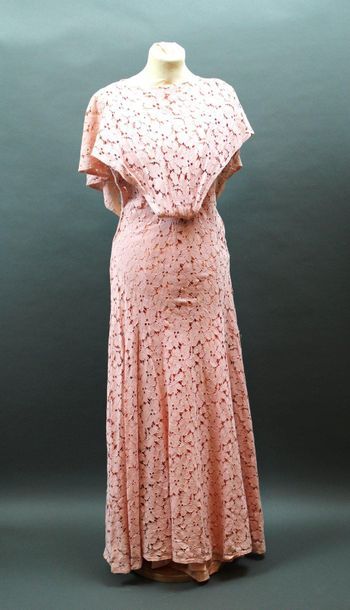 null Robe longue en dentelle rose, années 30