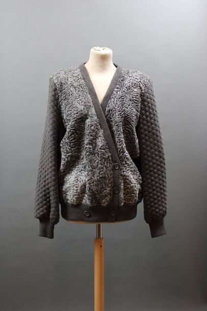 null VALENTINO Boutique

Veste en lainage gris et astrakan, T.S