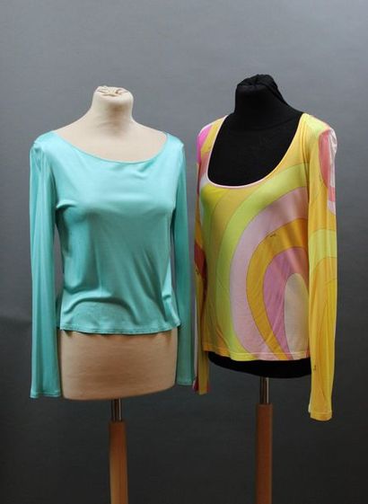null Emilio PUCCI

2 light blue and yellow and pink tops, T.38 approx.
