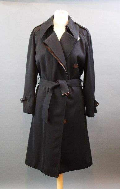 null HERMES

Black trench coat, brown lambskin lined belt and collar, T.34