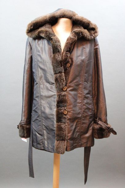 null Otter-lined coat, approx. T.44, with hood and belt