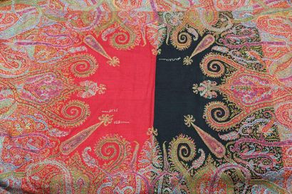 null Indian cashmere shawl, black and red reserve signed, red dominance, 3m50 X 1m40,...