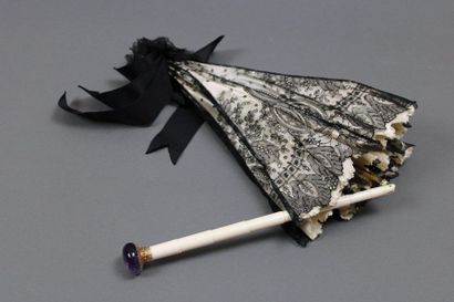 null Umbrella, end of the XIXth century, ivory handle, amethyst pommel, inscription...