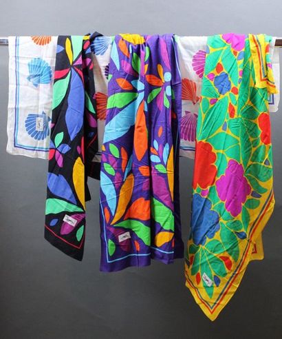 null Yves SAINT LAURENT

Set of 4 cotton scarves with vegetal motifs and multicoloured...