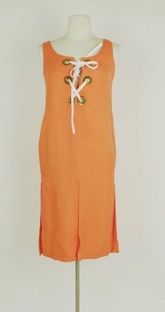 null Pierre Cardin Paris New York, circa 1972

Robe en jersey pêche, t.38 enviro...