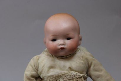 null Poupon, full porcelain head, indented marking: AM 341.12, moving eyes, closed...