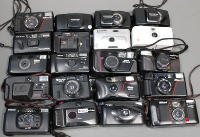 null Appareils photographiques. Ensemble de vingt appareils compacts divers (Nikon,...