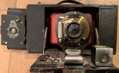 null Appareil photographique. Ensemble de deux appareils Kodak appareil N°3 Folding...