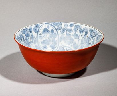 null Porcelain bowl with blue-white decoration and red cover on the outside. China,...