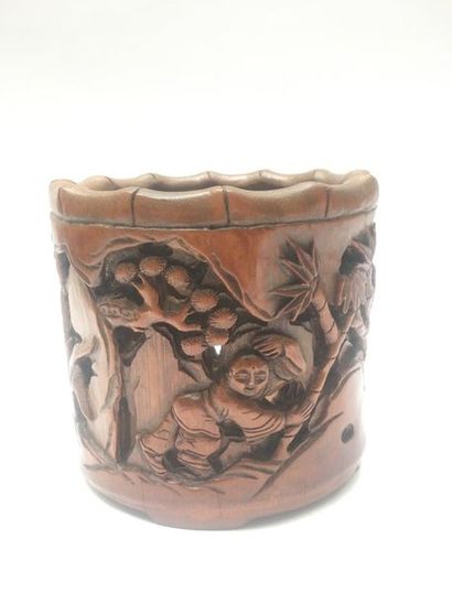 null Bitong (pot à pinceaux) en bambou sculpté. Chine, XIXème siècle H: 15cm