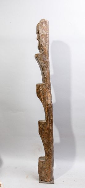 null Echelle taillée dans un tronc. Népal, XXème siècle H: 162cm