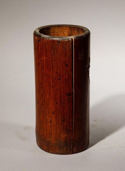 null Bitong bamboo brush pot with carved decoration of birds China, 20th century...