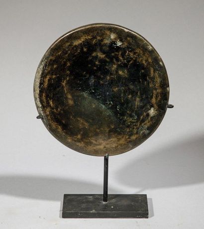 null Circular bronze mirror with a patina of excavation. Cambodia -Khmer, Bayon,...