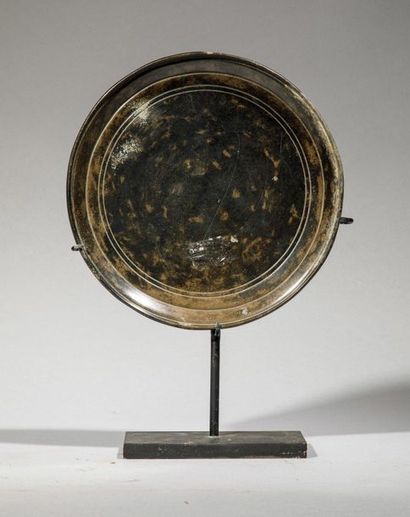 null Miroir circulaire en bronze à patine de fouille. Cambodge -Khmer, Bayon, XIIème...