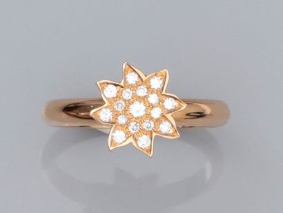 null Flower ring in 750°/00 (18K) yellow gold, set with brilliant-cut diamonds. 3.4...
