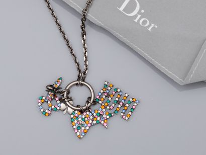 null Christian Dior, Sautoir "J'Adior" en métal patiné orné de Charms sertis de cristaux...