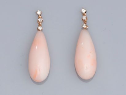 null Paire de boucles d'oreilles en or deux tons 750°/00 (18K) , chacune est sertie...