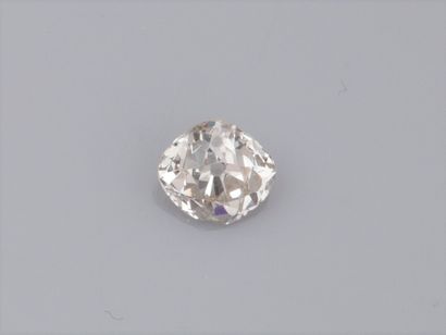 null 
Diamant coussin taille ancienne de 1.27 ct, couleur I, pureté SI1. Examen préliminaire...