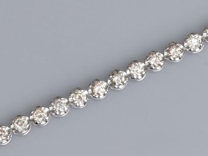 null Bracelet rivière en or gris 750°/00 (18K) , serti de diamants taille brillant...