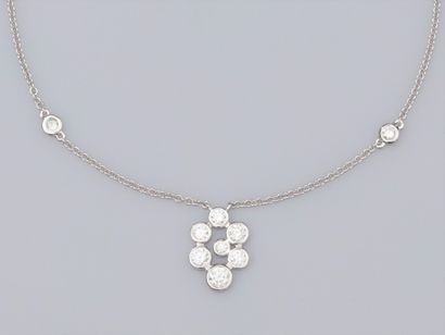 null Necklace in 750°/00 (18K) white gold, set with brilliant-cut diamonds. 2.7 g....