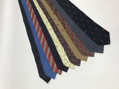 null Lot de 20 cravates dont Montana et 1 CHANEL