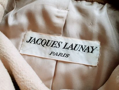 null Jacques LAUNAY

Lot de deux pièces : un manteau en lainage et astrakan beige...