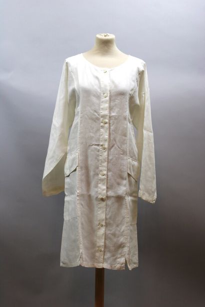 null KO and CO

Robe en lin blanc, T.2 et robe en éponge blanche et couleurs primaires,...