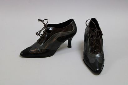 null HERMES

Paire de souliers Richelieu à talons en cuir gris et noir, T.37
