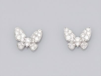 null Paire de boucles d'oreilles papillons en or gris 750°/°° (18K) , sertis de diamants...