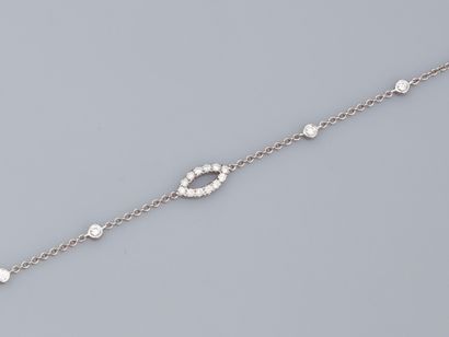null Bracelet à maille forçat en or gris 750°/°° (18K) , serti de petits diamants...