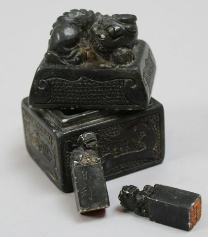 null Box surmounted by a dragon containing two small stained soapstone seals. China,...