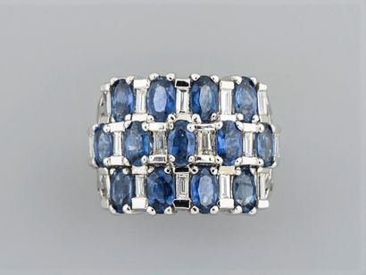null Band ring in white gold 750°/00 , set with oval sapphires for about 2.70 carats...