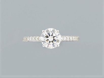 Solitaire ring in white gold 750°/00, set...