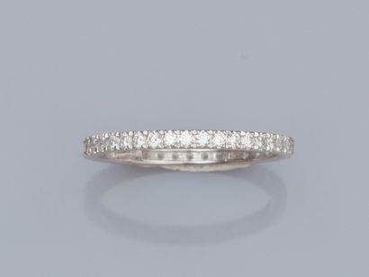 Fine diamond wedding ring in 18K white gold,...