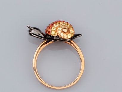 Ring in 18K pink and patinated gold decorated...
