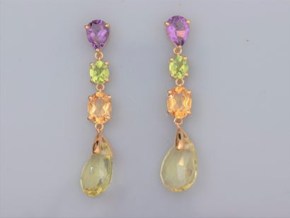 Pair of earrings in vermeil 925, set with...
