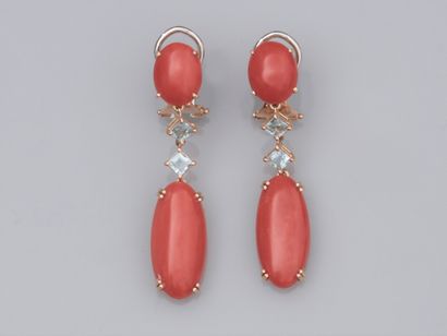 Pair of long earrings in two-tone 18K gold,...