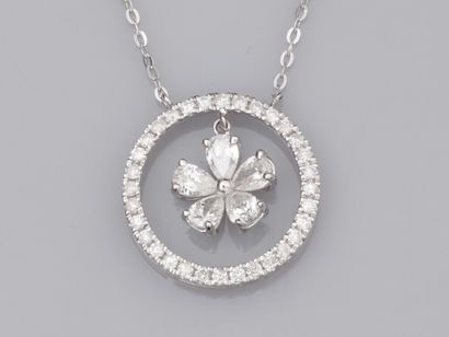 Necklace in 18K white gold, set with a cloverleaf...