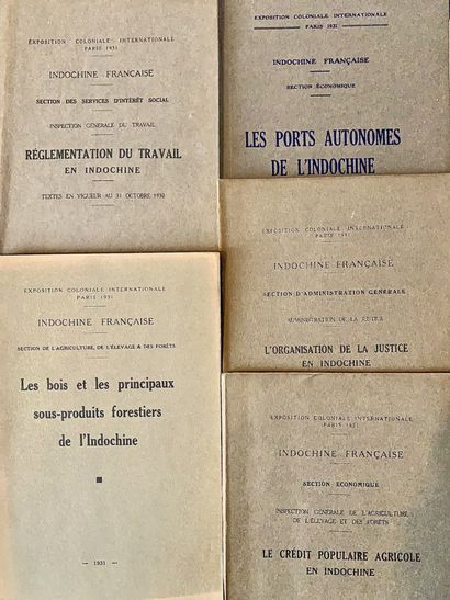 null [INDOCHINE] Ensemble de 5 volumes, de 1931, in-4 brochés :

- Les Ports autonomes...
