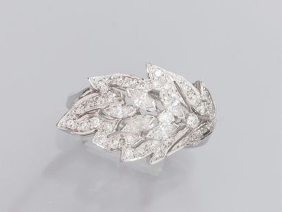 null Bague feuille en or gris 750°/°° (18K) , sertie de diamants navettes et de diamants...