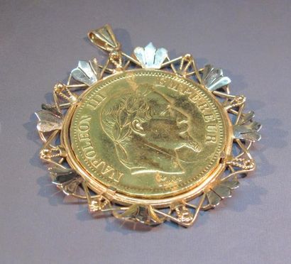 null Pendentif en or jaune serti d'une pièce de 100 FRF en or Napoléon III 1868 A....